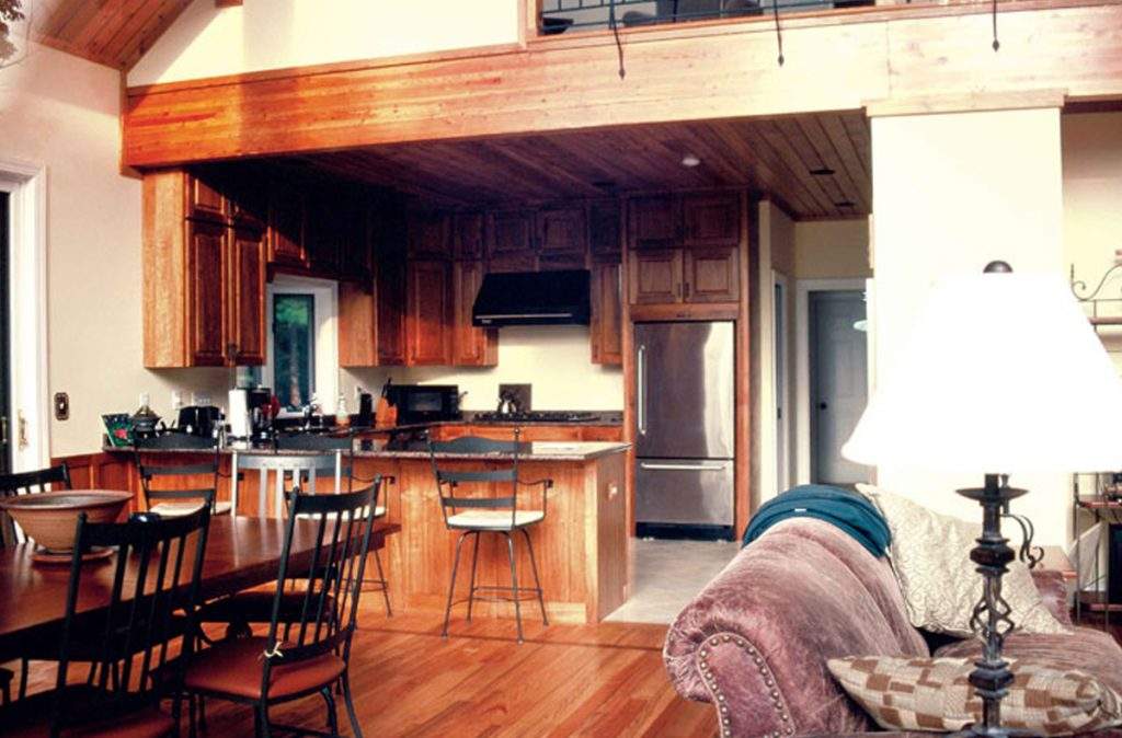 -sunburst-chalet-cabin-post-beam